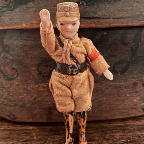 Gammel tysk soldat dukke fra før 2. verdenskrig