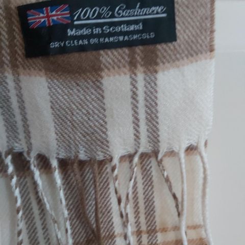 100% CASHMERE / KASJMIR. Fint rutete BEIGE skjerf.