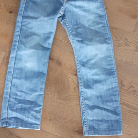 Blue Jeans fra Levis for 90 nok