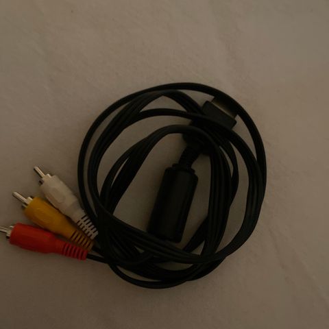 playstation 2. Tv kabel.