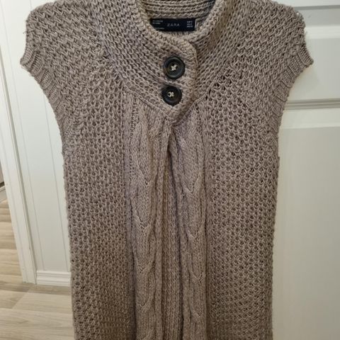 Genser/ vest i beige fra Zara