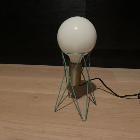 Stativ til feks lampe eller plante