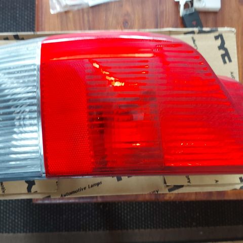 Nedre venstre baklampe volvo v70 fra 00 til 2004