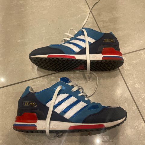 Adidas retro joggesko