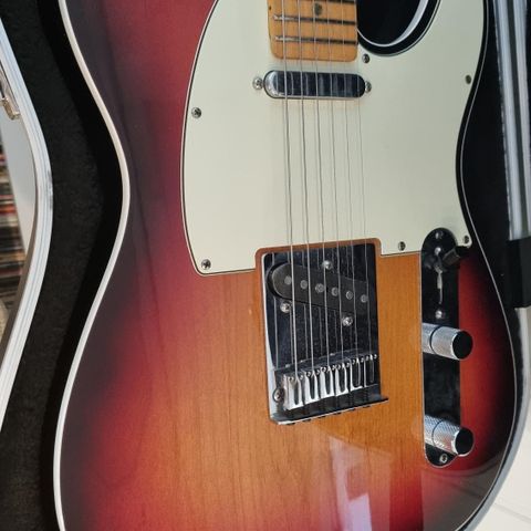 Fender Telecaster American Deluxe med Lindy Fralin pickups