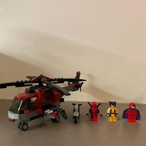 Lego Wolverine’s chopper showdown