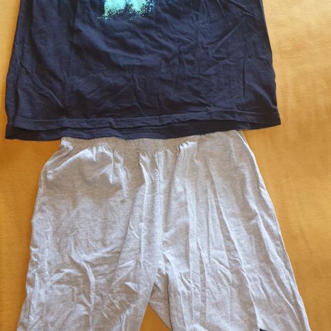 PlayStation T shirt og shorts ubrukt 164