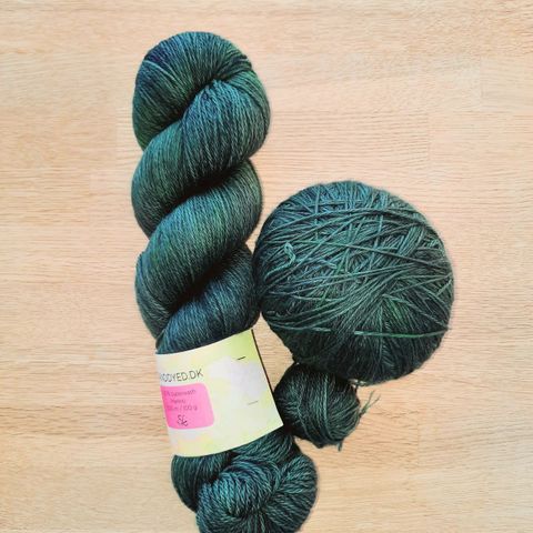 Håndfarget merinoull fra Handdyed dk