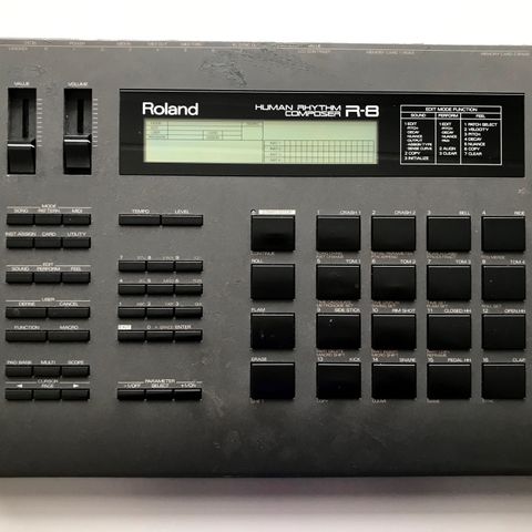 Roland R-8 Trommemaskin
