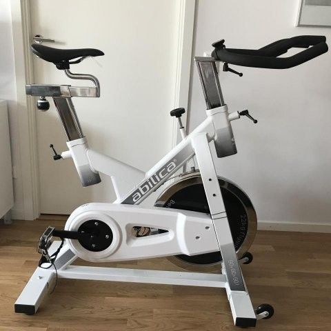 Abilica Racer CG Spinningsykkel. Lite brukt fremstår som ny. KAN LEVERE RASKT!