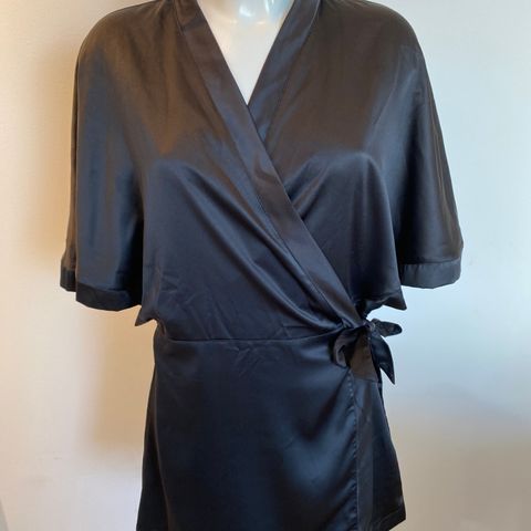 kimono Sort med knyting livet jakke fra h&m topp sateng lignende stoff blankt