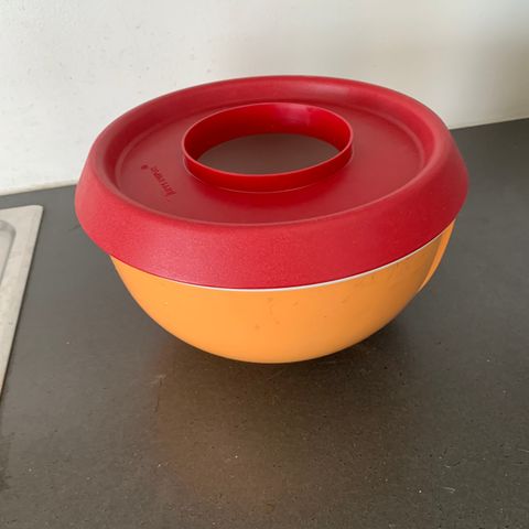 Tupperware. Bolle. 4 liter.  Flere bruksområder.