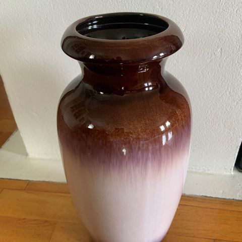 Kjempefin stor retro vase i keramikk!