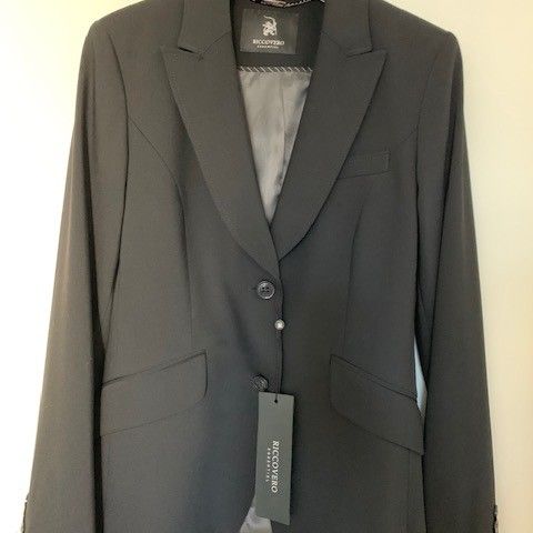 NY Riccovero svart dressjakke / blazer, str. 34 (med merkelapp)