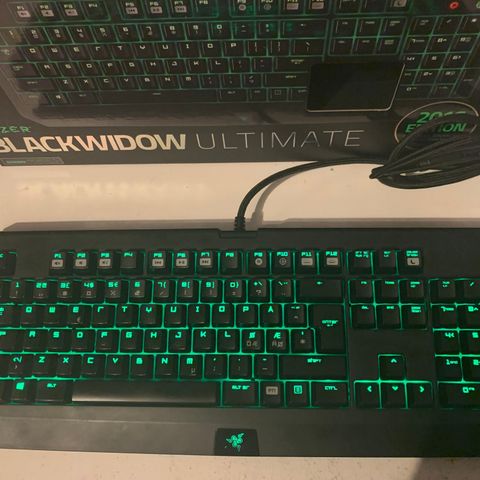 Kablet Razer Blackwidow 2014 Ultimate Stealth gaming tastatur selges