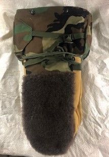 Extreme Cold weather gloves US Army. Woodland Camo