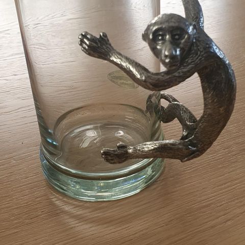 Monkey glass