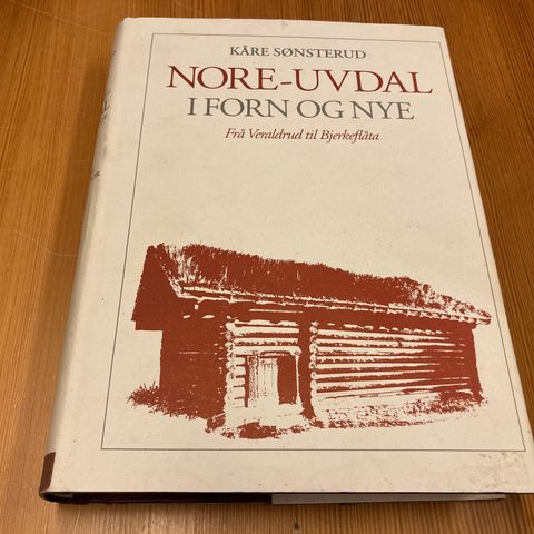 NORE-UVDAL I FORN OG NYE DEL II - GARDS- OG ÆTTESOGE FOR UVDAL - BAND I