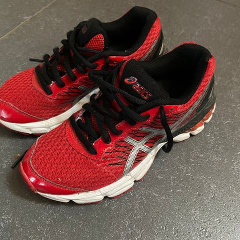 Asics joggesko strl. 33,5