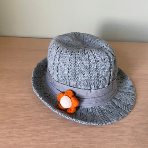 Lyseblå hatt