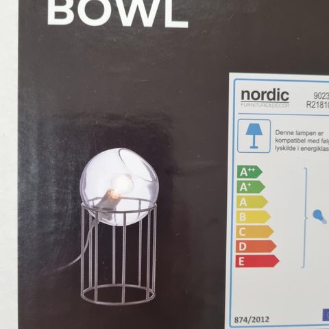 Helt ny BOWL bordlampe fra Skeidar til salgs. 