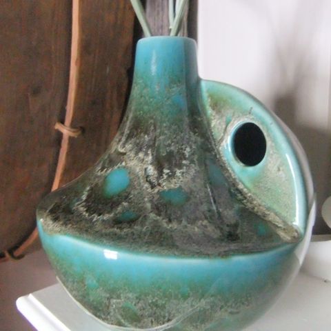 Nydelig keramikk- vase.