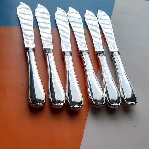 6 stk. kniver Riflet mønster, sølvplett 60g , kr.13000