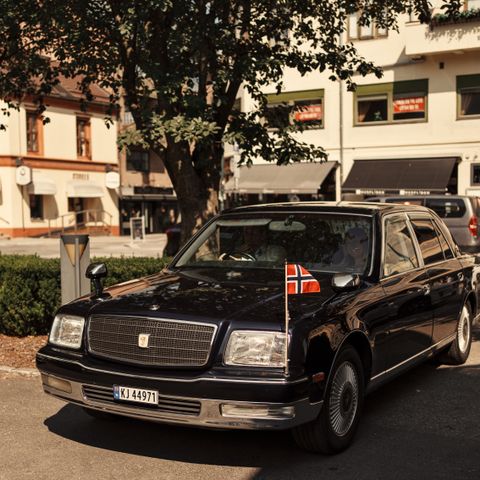 Utleie av bil til bryllup/konfirmasjon/Foto osv Toyota Century V12