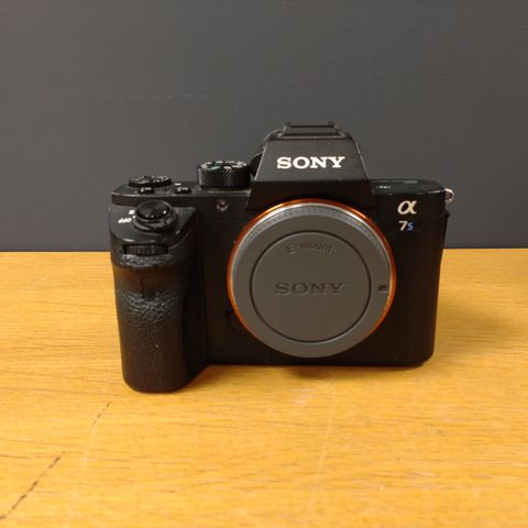 Sony A7sII med 7 batterier