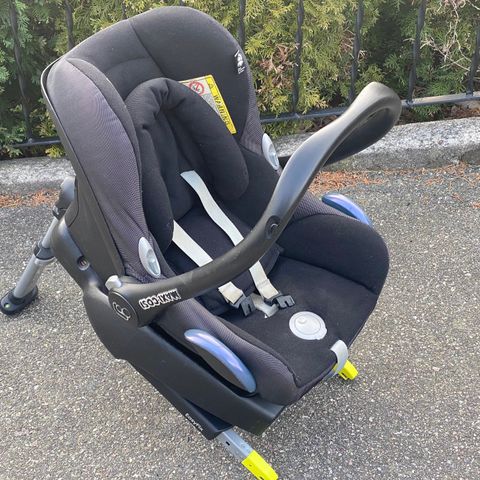 Maxi-Cosi CabrioFix ISOFIX bakovervendt babystol 0-13 kg. Med avtagbar base.