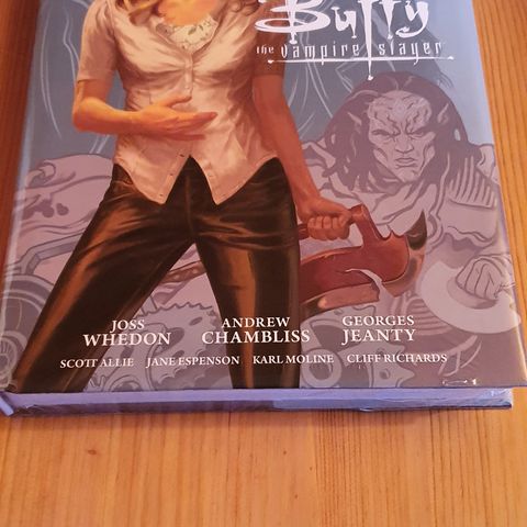 Buffy the Vampire Slayer, Library Edition, HC, Season 9 volume 1, in shrink