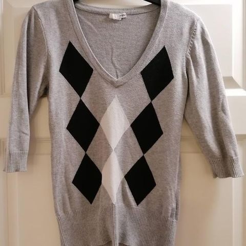 H&M Argyle V-Neck