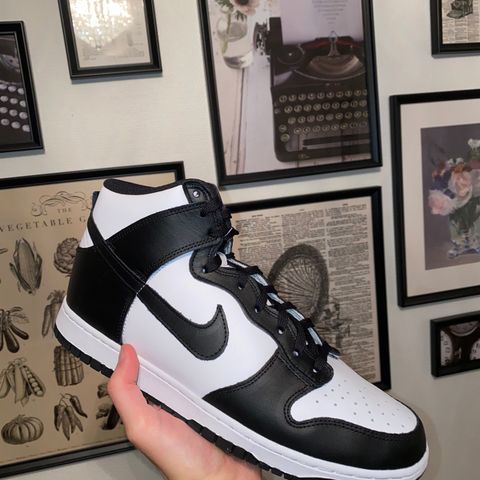 Nike dunk high panda