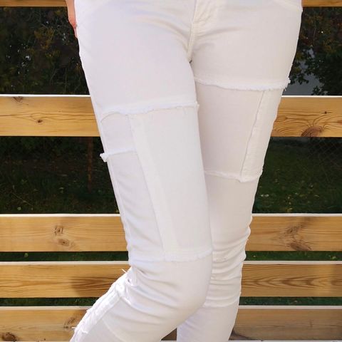 Hvit jeans str M  - never denim