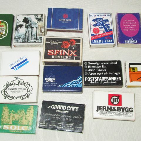 Fyrstikkesker med reklame fra inn og utland. Alle før 1980.