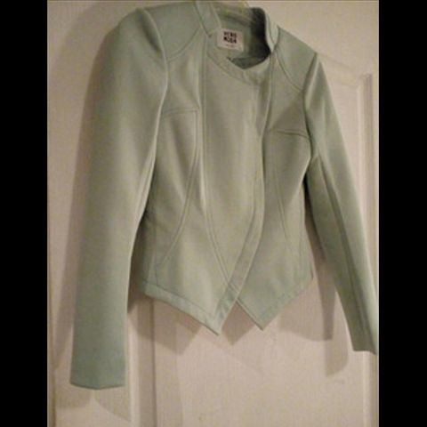 17 Mai blazer mint farget kvalitets blazer str 38, asymmetrisk unik stil