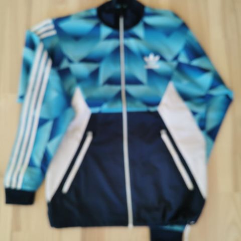 Adidas sommer jakke