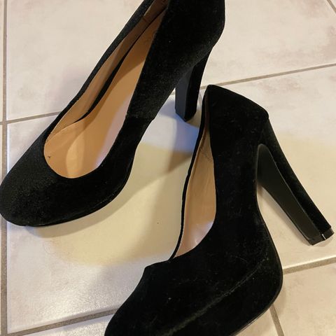 Lekre  sorte pumps  Str. 37