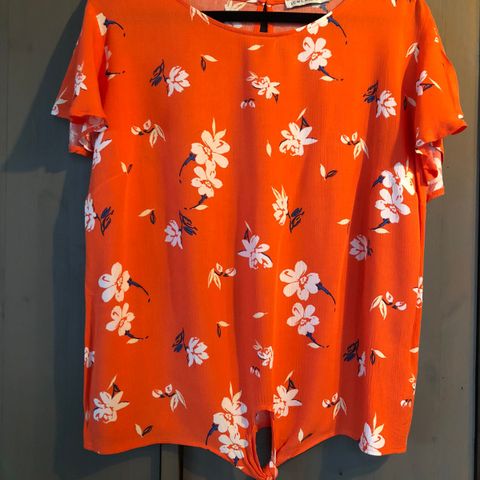 Orange, blomstret sommerbluse, str XXL