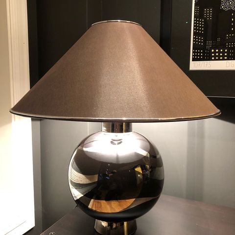 Nydelig fransk bordlampe, av Louis Drimmer.