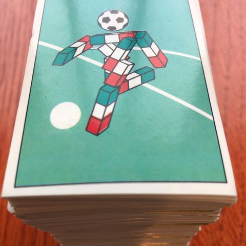Panini VM 90 ubrukte klistremerker fotballkort stickers 1990 Kjøp de du mangler!