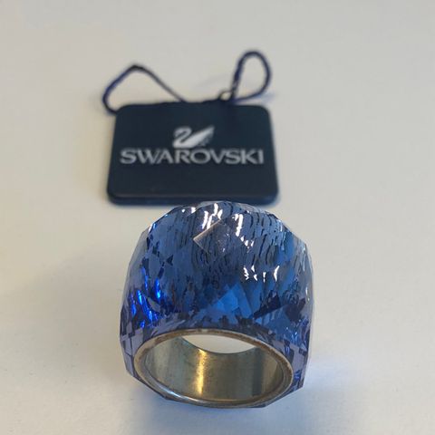 Swarovski ringer - statement/cocktail ringer