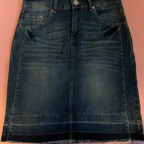 Jeans skjørt 2BIZ Strl 36