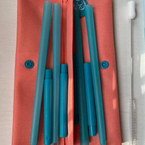 Tupperware sugerør (Eco Straw Sett) (4 sugerør, sugerørsbørste og etui)