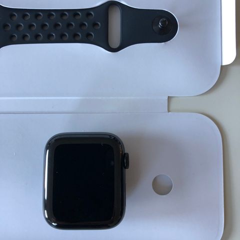 Apple watch 5 serie (44mm) Batteri 95%