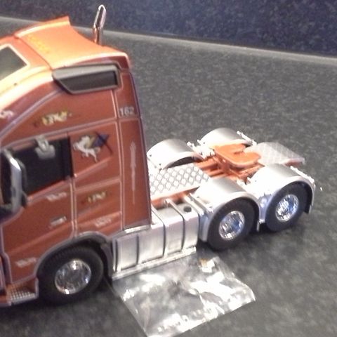 4 stk. Scania R, Volvo FH. TEKNO, WSI trekkere 1:50