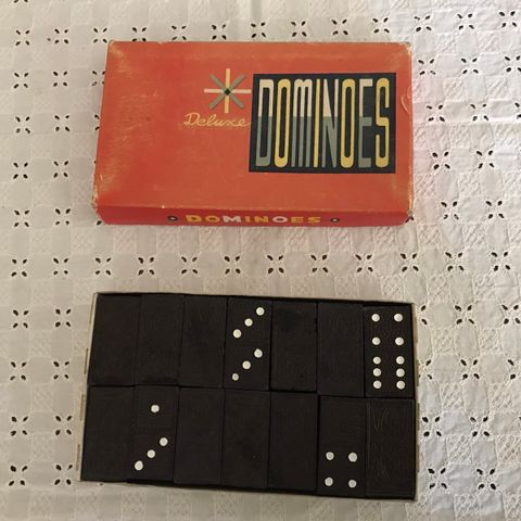 Dominoes  spill Deluxe i original eske