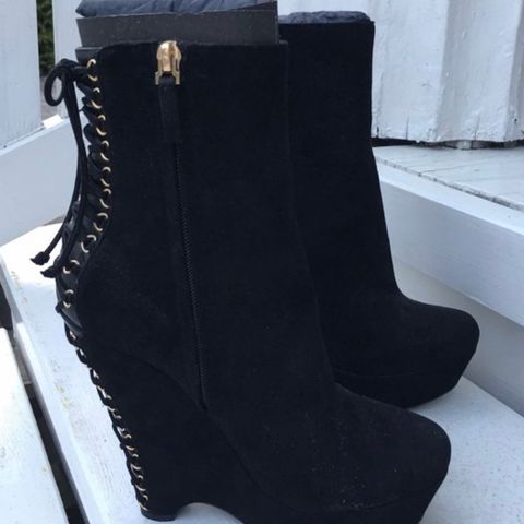 Yves Saint Laurent boots