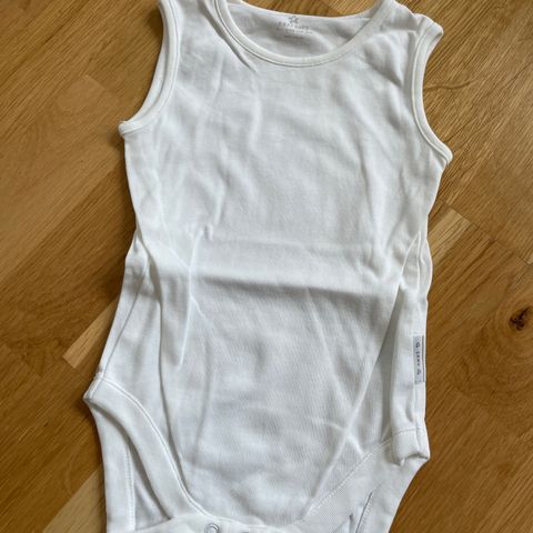 7 hvite singlet bodyer fra next