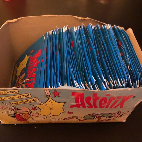 Panini Asterix 1991 Boks med 66 stk uåpnede stickers pakker Norsk utgave